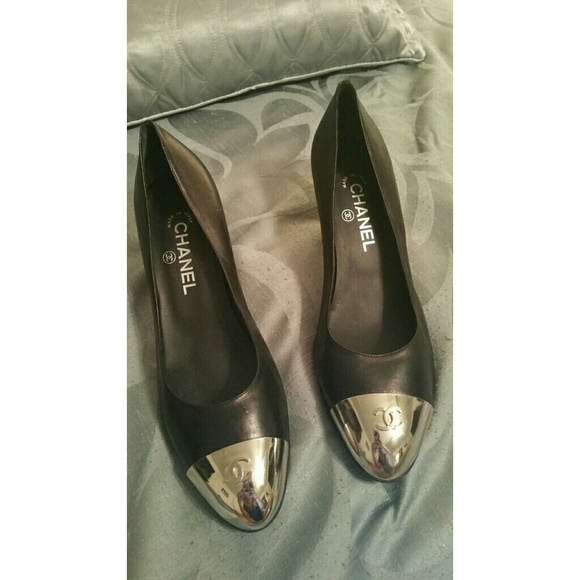 CHANEL Shoes - 🔥SALE🔥Chanel Cap Toe Kitten Heels😍