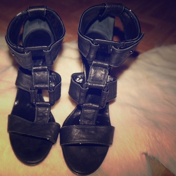 DKNY Strappy leather sandal - Picture 4 of 4