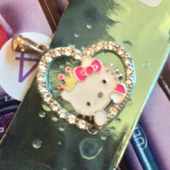 Genuine crystal hello kitty pendant