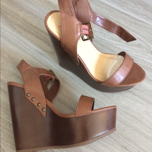 Brown Wedges