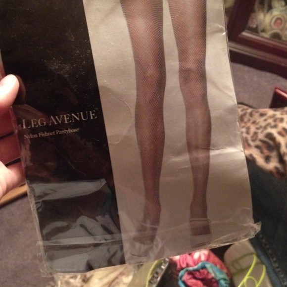 Nylon fishnet pantyhose--white