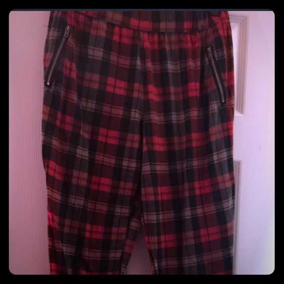 Plaid Leggins.