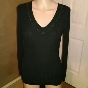Long sleeve sweater, black w/black stone details