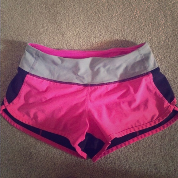 💥SOLD💥 LuLuLemon size 2 speed shorts