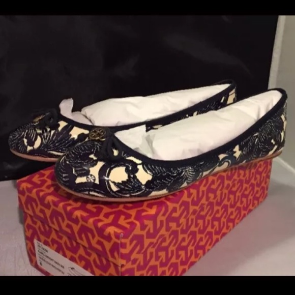 New In Box! Tory Burch Chelsea Ballet Flat - size8