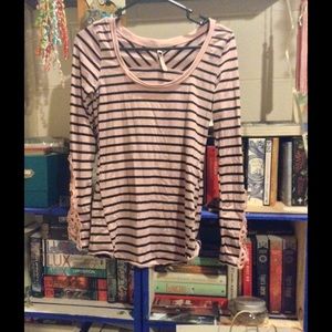 Poof! Shirt with lace sleeves