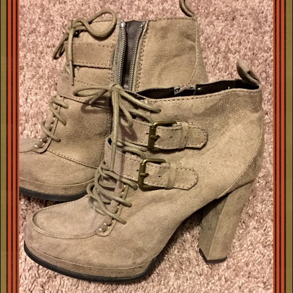 Military style Green heels