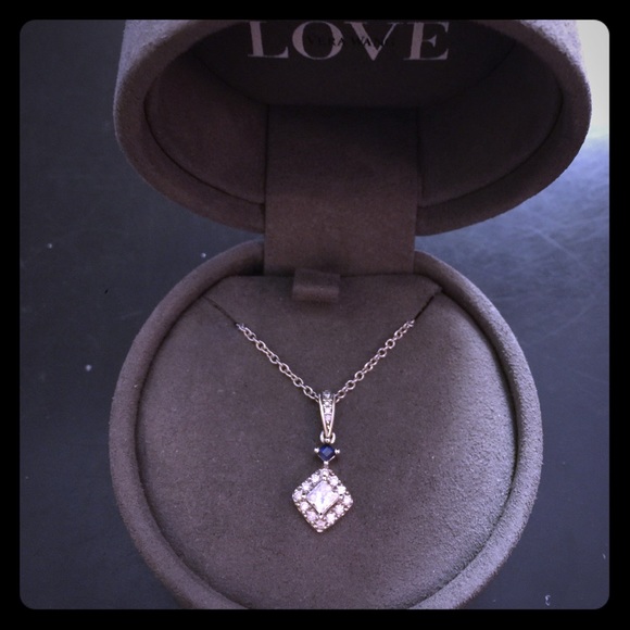 A Vera wang necklace