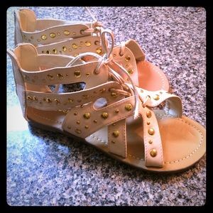 💥BRAND NEW💥 Gladiators