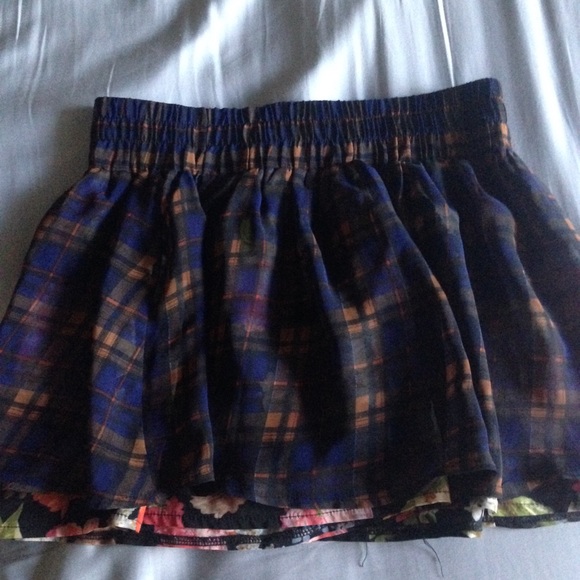 Sans Souci Plaid and Floral Skirt