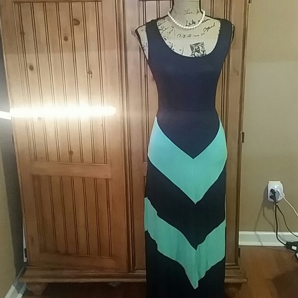 **HOST PICK** Navy blue and teal chevron maxi. - Picture 2 of 2