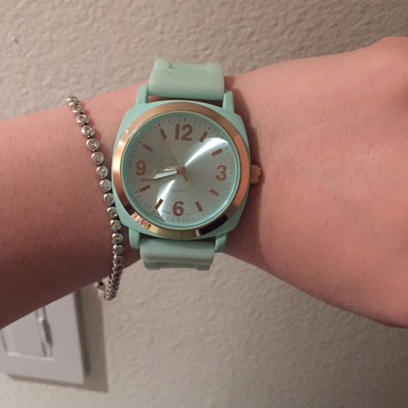 Mint gummy watch - Picture 4 of 4