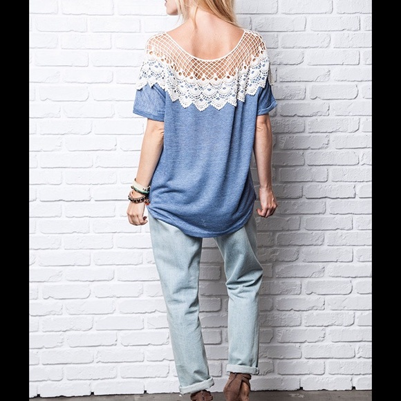 ️SOLD in bundle Embellished shoulder tunic - Picture 2 of 4