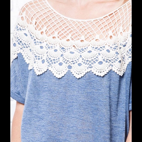 ️SOLD in bundle Embellished shoulder tunic - Picture 3 of 4