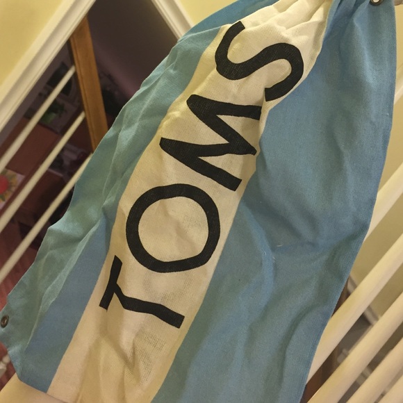 TOMS drawstring bag! 💎
