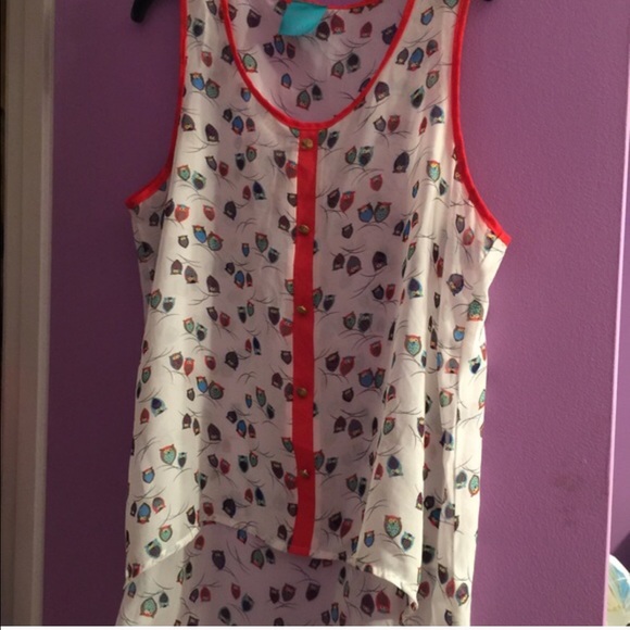 Owl shirt & gap shorts