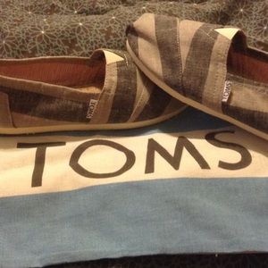 Toms