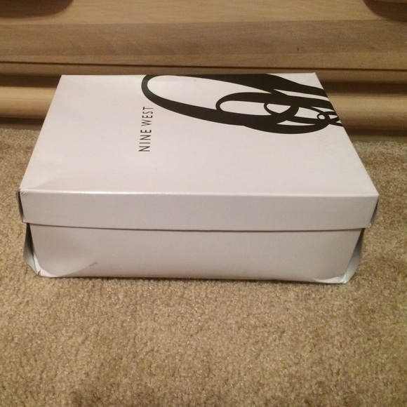 ❗️REDUCED❗️Nine West Allysse Leather Sandal - Picture 2 of 4