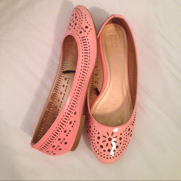 Coral/ pink flats