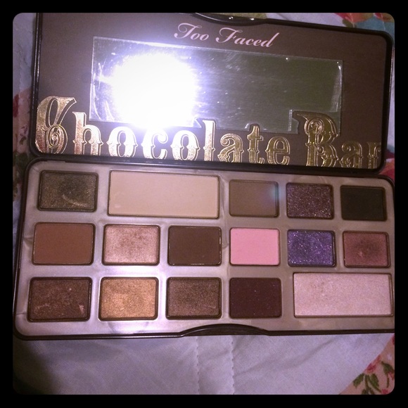 Too faced chocolate bar palette