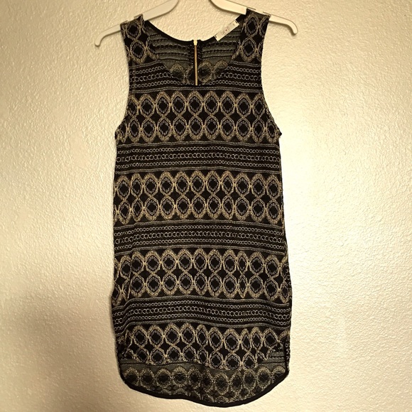 Black metallic gold pattern embellish tunic tank - Picture 2 of 4