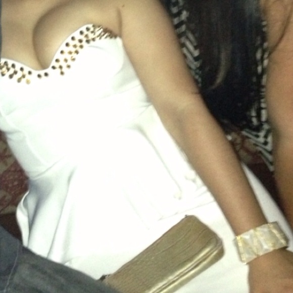 Sexy Peplum white and gold spikes dress. - Picture 2 of 3