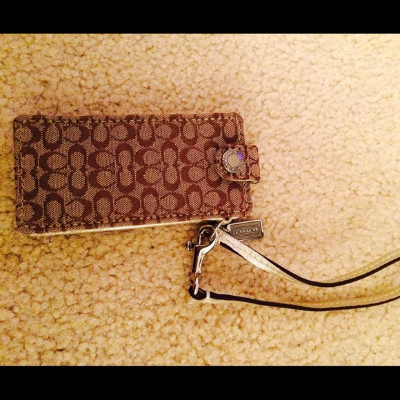 Brown coach signature iPod holder - Picture 2 of 3
