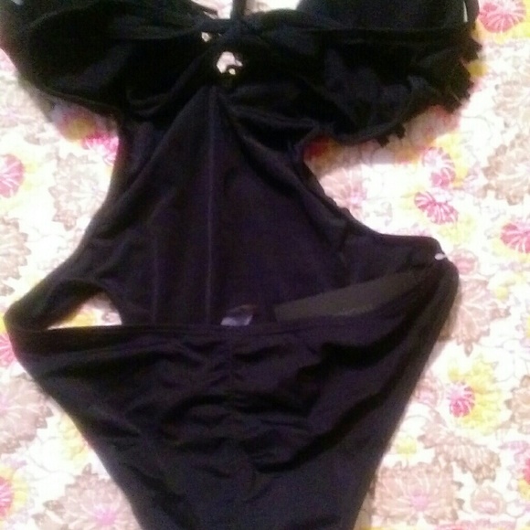 Bathing suite - Picture 3 of 4