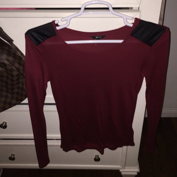 Guess long sleeve top