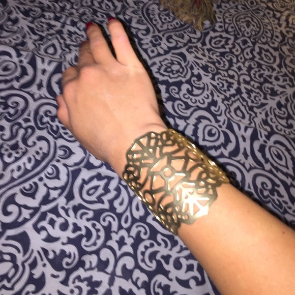 Golden cuff