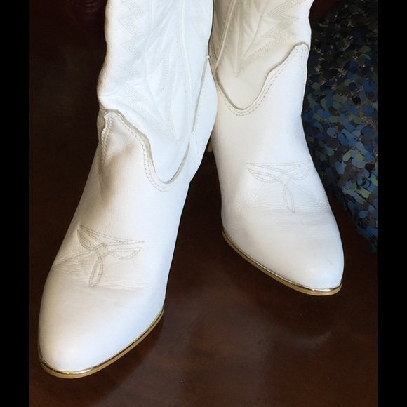 Vintage - Jeenz Bootz White Leather Heels - Picture 2 of 4