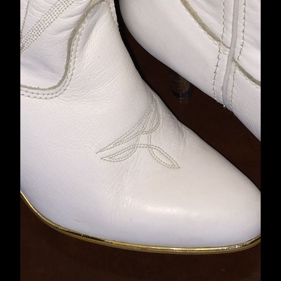 Vintage - Jeenz Bootz White Leather Heels - Picture 3 of 4
