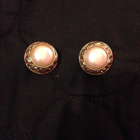 Pearl and gold clip on earrings