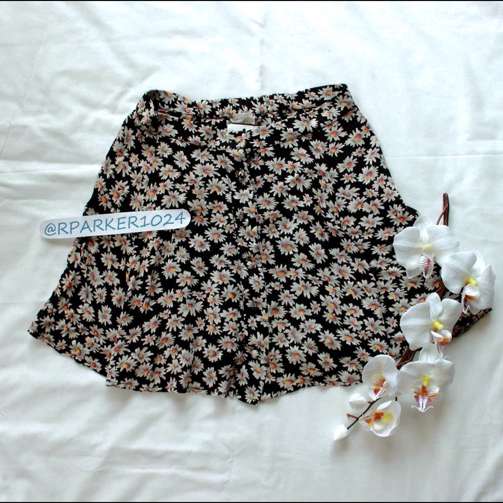 🌈Daisy Byra Skater Skirt