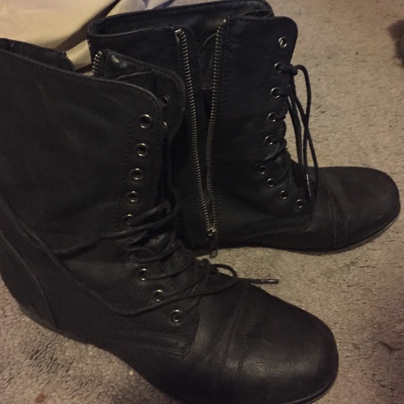 Im selling these madden girl boots