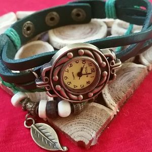 Nwot Dark green leather wrap watch
