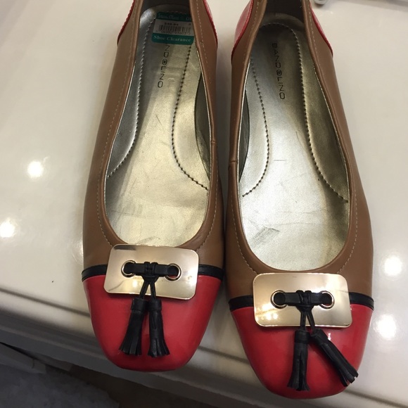 Like new sz 8 flats.