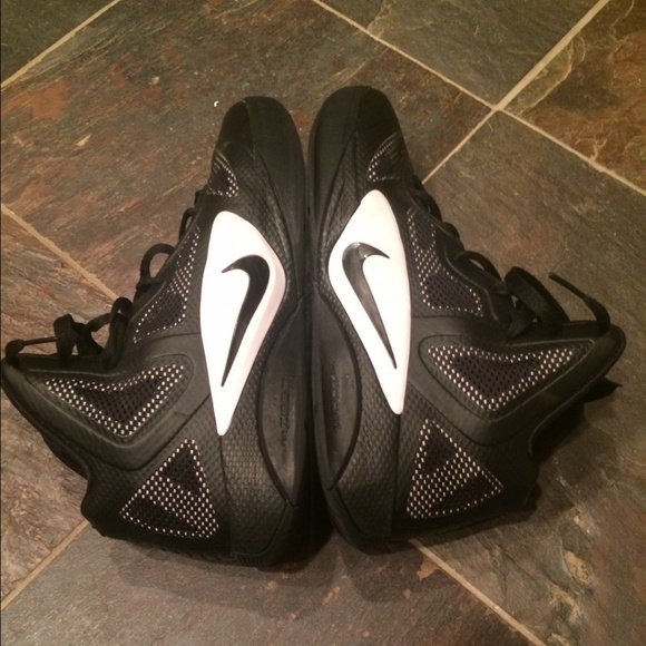 Black Nike hyperdunk's 2013 - Picture 2 of 4