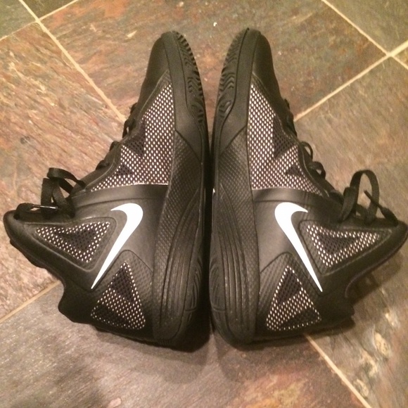 Black Nike hyperdunk's 2013 - Picture 3 of 4