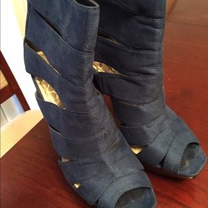 ***SOLD*** Hottest Blue Shoes