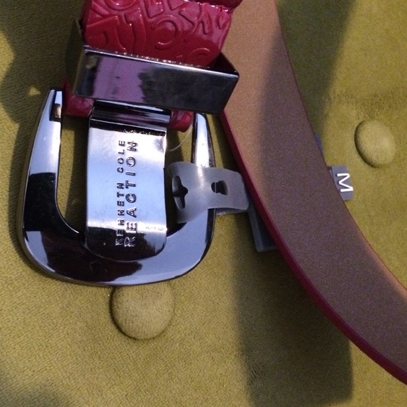 💥😊😃Kenneth Cole Pink Patent Belt - Picture 3 of 6