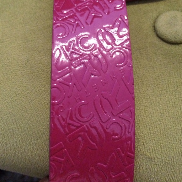 💥😊😃Kenneth Cole Pink Patent Belt - Picture 4 of 6