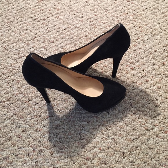 Guess black suede heels