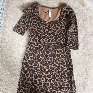 Short hugging leopard dress