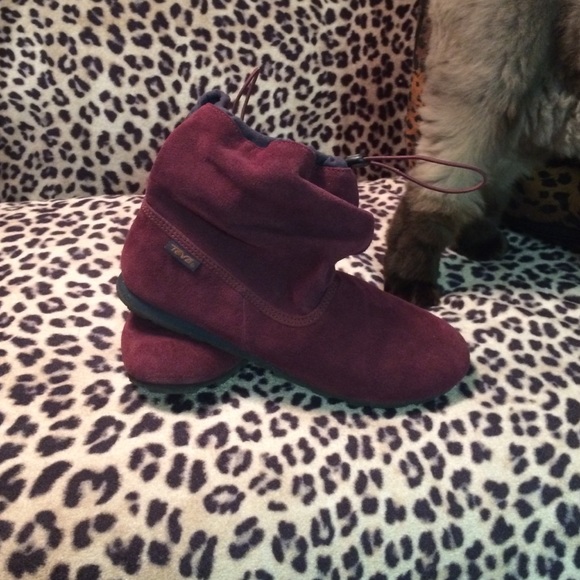 Suede boots new