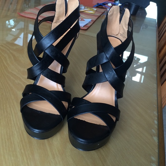 High heels - Picture 2 of 3