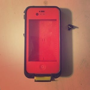 iPhone 4 life proof case