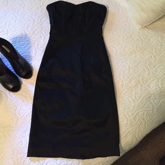 Bebe silk black strapless dress