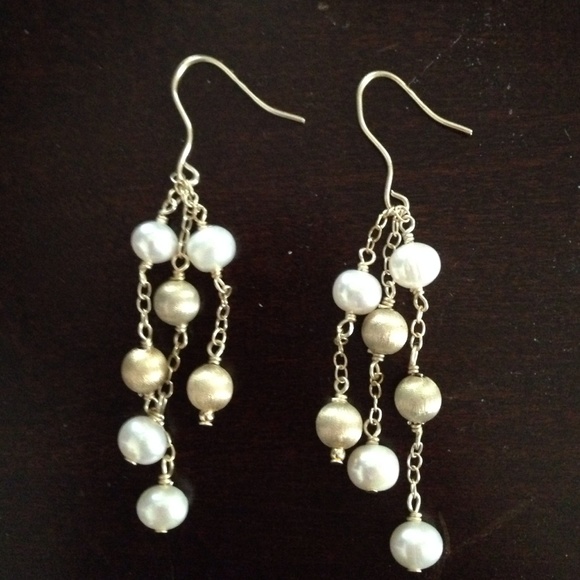 Earrings - Picture 1 of 1