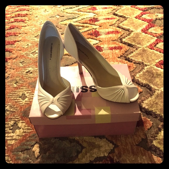 White peep toe heels - get your pedicure ready!